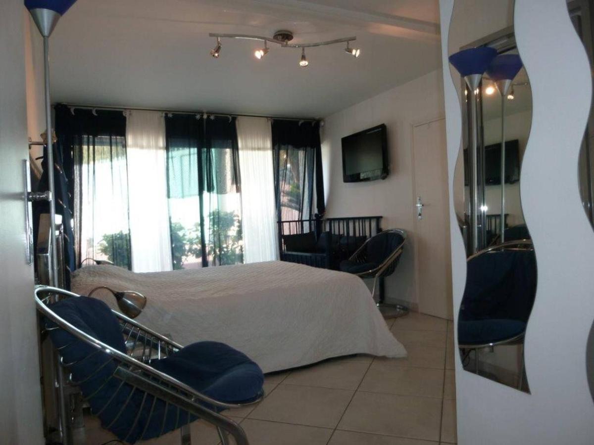 Juan Les Pins Near Cannes Beaches 1820 Guests *